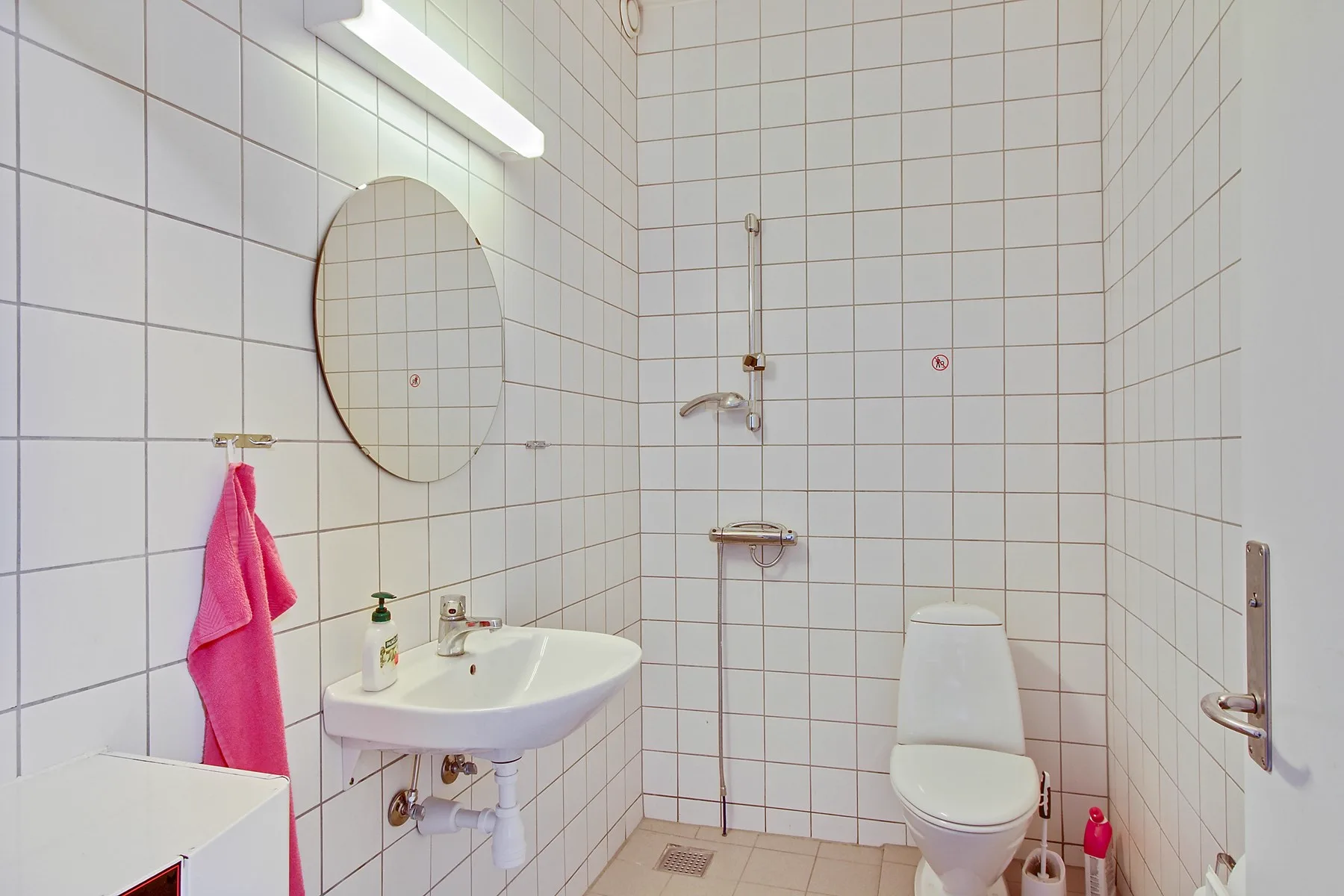 Toilet i lejemålets personaleafdeling